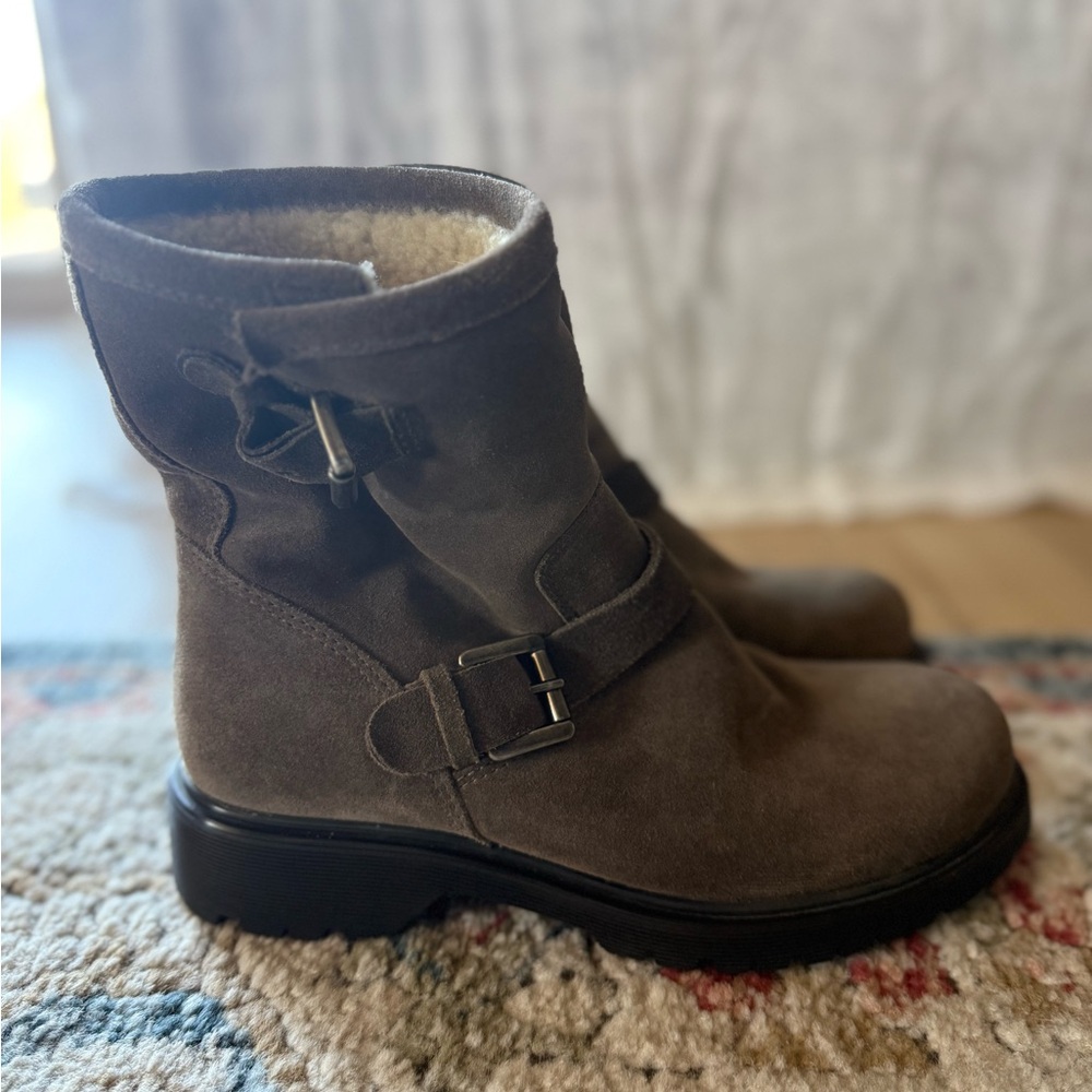 La CANADIENNE Waterproof Shearling-Lined Suede Moto Boots